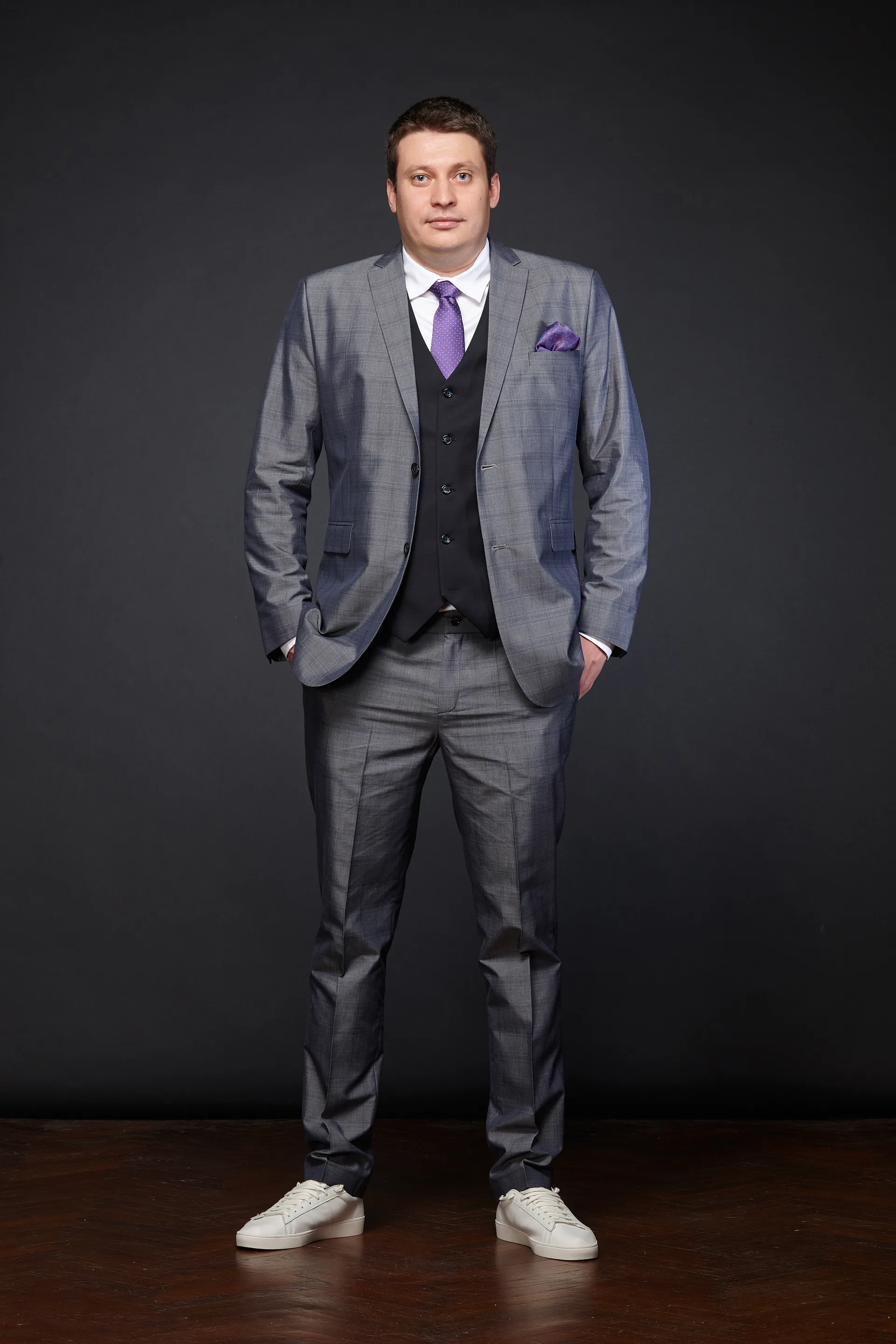 Suit & sneakers